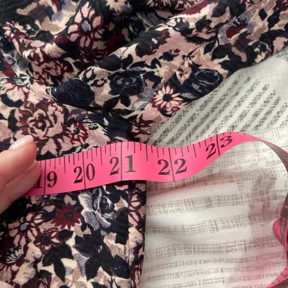 & Other Stories women’s black pink Floral Blouse L Long Sleeve button down top - Picture 7 of 8